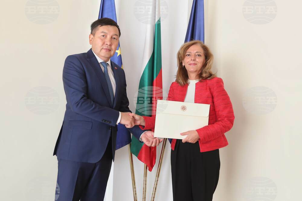Deputy Foreign Minister Shekerletova Receives Credentials of New Kyrgyzstani Ambassador