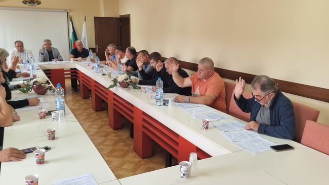 Общинският съвет в Минерални бани утвърди нови шест маломерни паралелки в СУ "Проф. д-р Асен Златаров" в общинския център