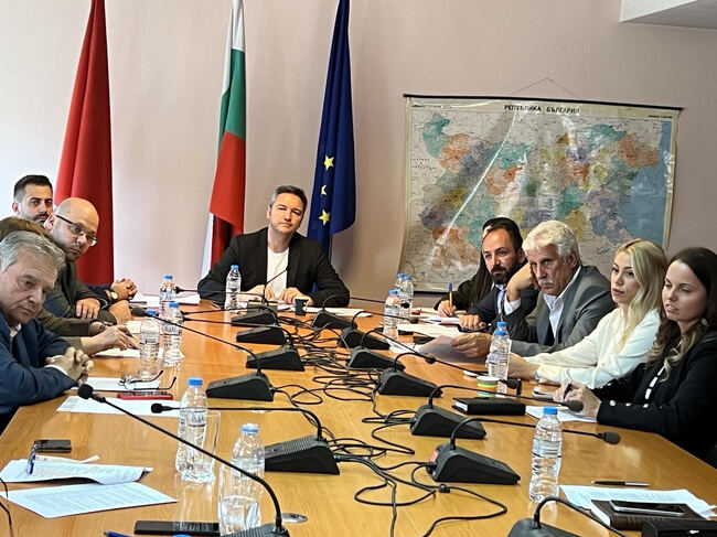 БСП: Доходите, здравето, демографската криза и конкурентната икономика са водещи в програмата на БСП – ОБЕДИНЕНА ЛЕВИЦА