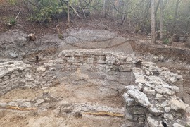 Село Самоводене - археолози - църква