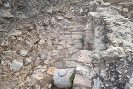 Село Самоводене - археолози - църква