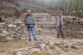 Село Самоводене - археолози - църква