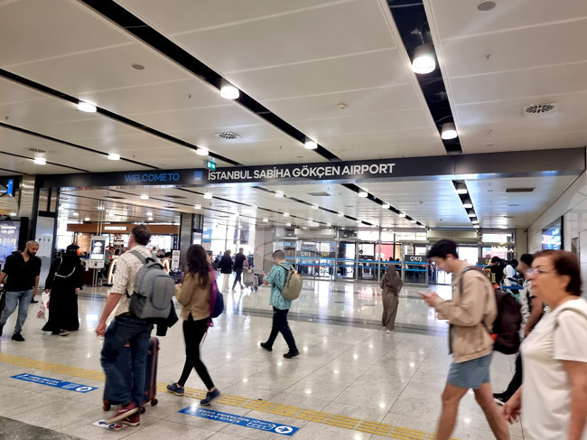 Летищата в Турция са обслужили 16 милиона пътници през януари.