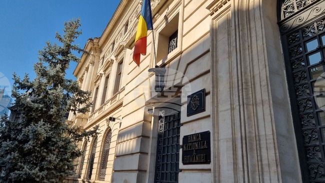 Румъния се нуждае от пакт, който да задължи всички правителства да не надвишават определени граници на макроикономическите показатели, заяви експерт