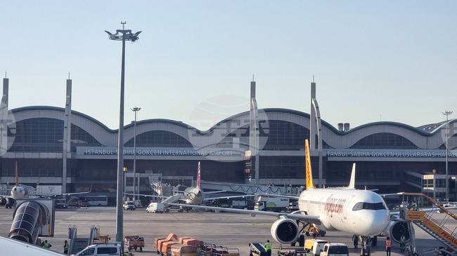 Майтапчийка беше осъдена на 4 години затвор в Турция заради шега за "атентатор самоубиец" на борда на самолет