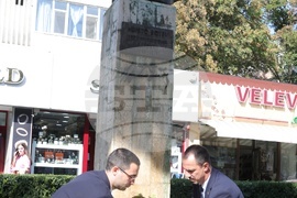 Румъния - БАН - посещение - бюст-паметник Христо Ботев