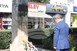 Румъния - БАН - посещение - бюст-паметник Христо Ботев