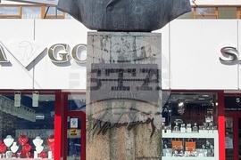 Румъния - бюст-паметник Христо Ботев