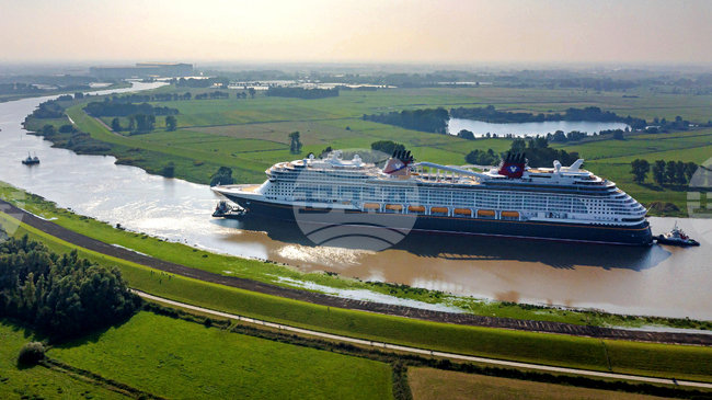 Финансово затруднен германски корабостроител подписа сделка за 10 милиарда евро с „Ем Ес Си круизис“ 