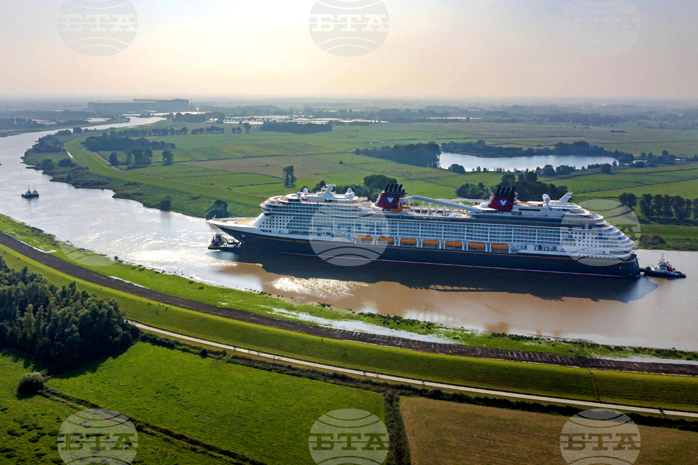 Финансово затруднен германски корабостроител подписа сделка за 10 милиарда евро с „Ем Ес Си круизис“ 