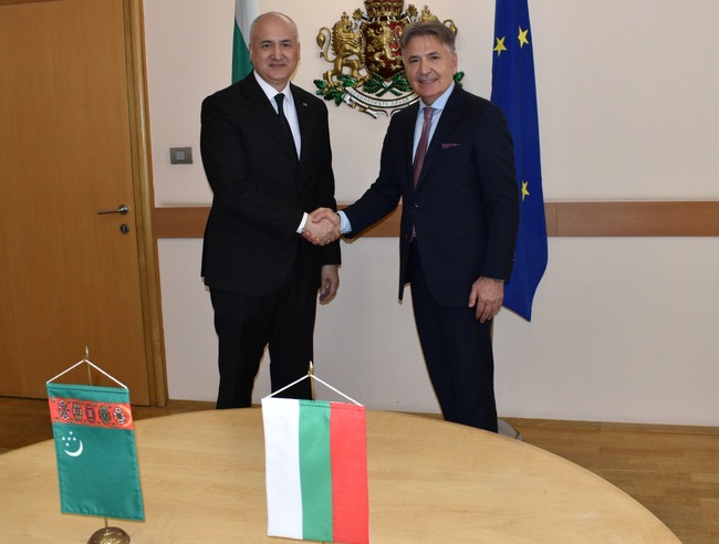 Министър Николов и посланикът на Туркменистан обсъдиха възможностите за подобряване на икономическите отношения