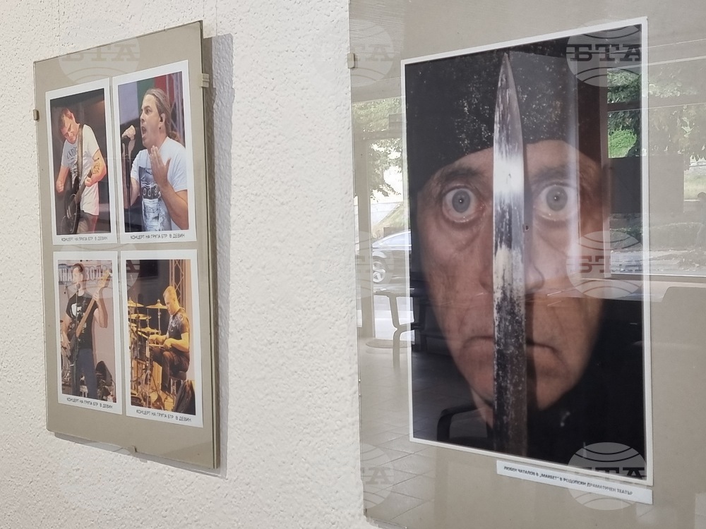 Фотографии на известни личности, творци и духовници са представени в изложба на Сашо Сарандалиев в Смолян