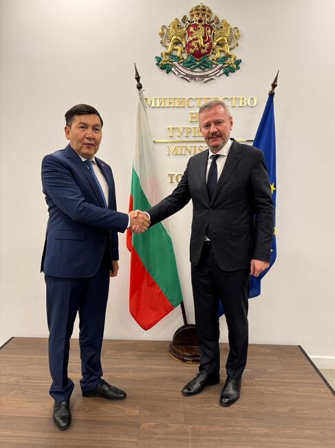 Министър Милошев и Индрис Кадиркулов, посланик на Киргизстан в България, обсъдиха възможността за сътрудничество в областта на туризма