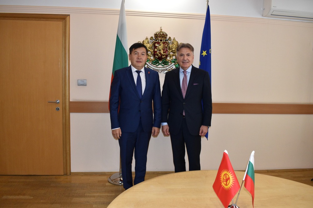 Bulgaria's Economy Minister Nikolov, Turkmenistan's Ambassador Aydogdiyev Discuss Opportunities for Intensifying Bilateral Economic Relations