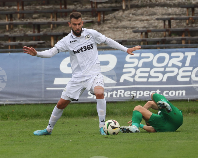 Договорът на Цветелин Чунчуков със Славия беше прекратен