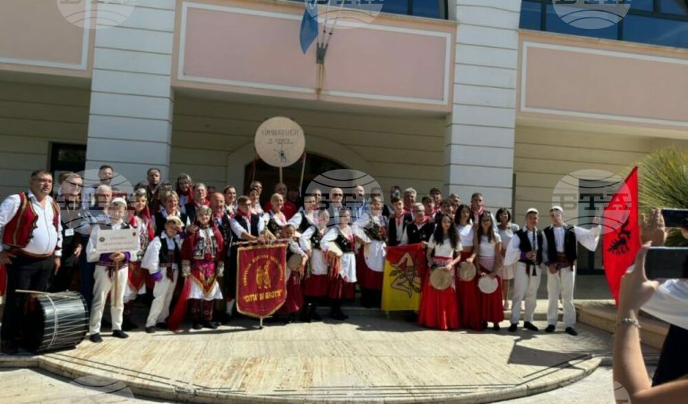 АТА: Албанският танц „раица“ спечели Купата на мира на фолклорния фестивал в Агрополи, Италия