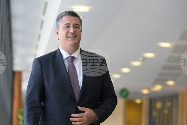 ЕК обмисля мерки при недостиг на авиационни горива, включително увеличаване на доставките на реактивно гориво от САЩ