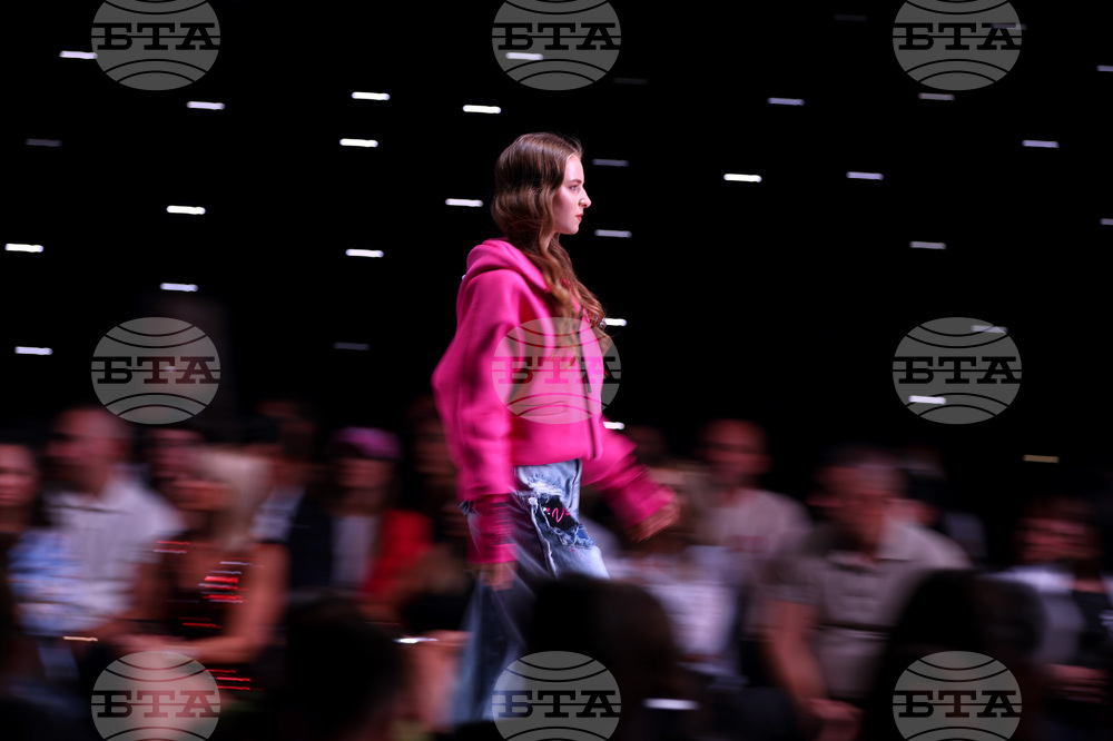 Мода - Sofia Fashion Week