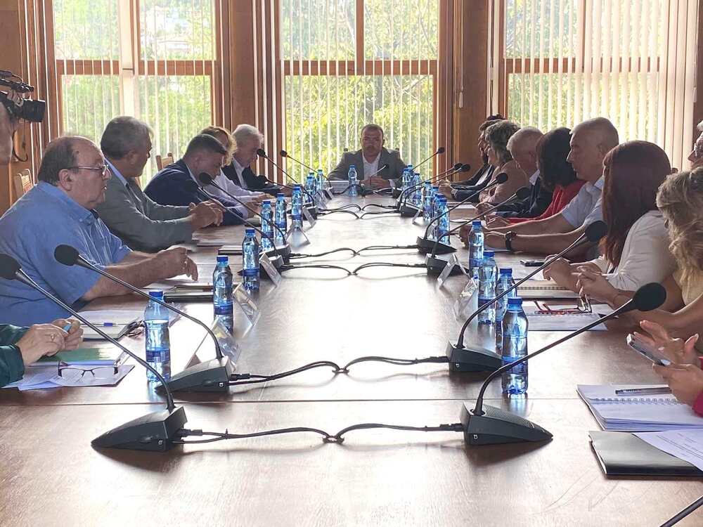 ОА Разград: Областният управител на Разград Владимир Димитров участва в работната среща с министъра на иновациите и растежа във връзка с предстоящите избори