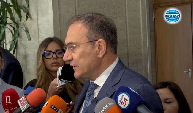 Неприемлив език между два съседни народа, каза Борислав Гуцанов от БСП относно изказването на вицепремиера на РСМ 