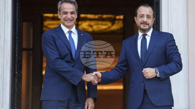 Кипърският президент разговаря с премиера на Гърция преди да се срещне с американския държавен глава