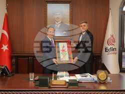 ДПС: Мустафа Карадайъ на срещи в централите на четирите основни партии в Турция