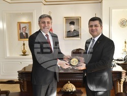 ДПС: Мустафа Карадайъ на срещи в централите на четирите основни партии в Турция