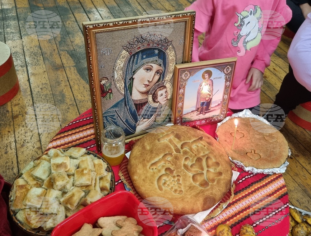 Родители и деца от Търговище приготвиха обредна трапеза и пресъздадоха Бъдни вечер