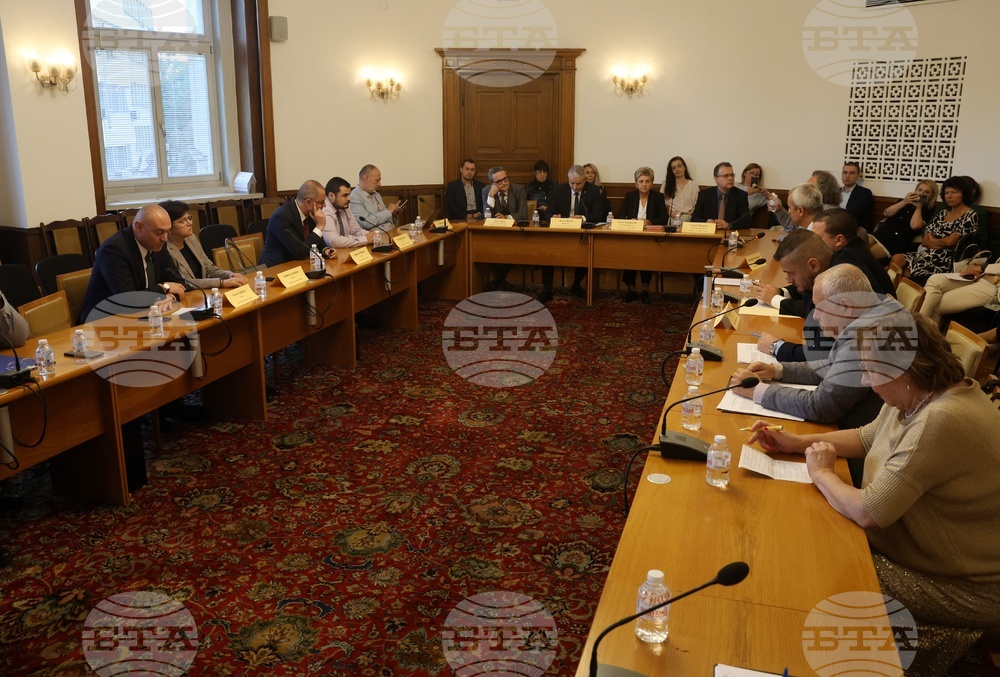 Парламентарната комисия по културата и медиите не прие на първо четене законопроекта за регистрация на чуждестранните агенти