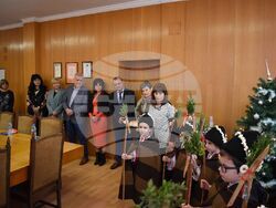 Сурвакарчета от ДГ“Славейче“ се срещнаха с ръководството на Община Разград на Игнажден