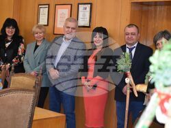 Сурвакарчета от ДГ“Славейче“ се срещнаха с ръководството на Община Разград на Игнажден