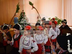 Сурвакарчета от ДГ“Славейче“ се срещнаха с ръководството на Община Разград на Игнажден