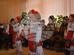 Сурвакарчета от ДГ“Славейче“ се срещнаха с ръководството на Община Разград на Игнажден