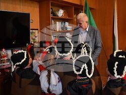 Сурвакарчета от ДГ“Славейче“ се срещнаха с ръководството на Община Разград на Игнажден