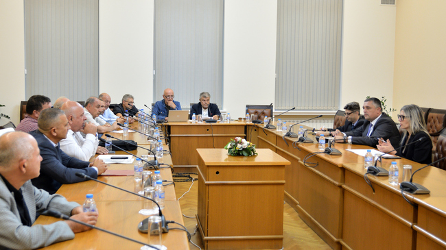 Министерство на транспорта и съобщенията: Министър Красимира Стоянова проведе втора работна среща с представители на автошколите