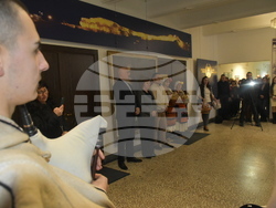 Коледари огласиха с песните си сградата на Община Ловеч