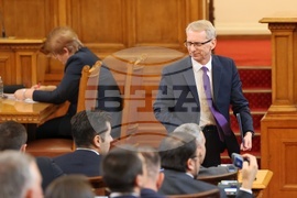 Парламент - извънредно заседание
