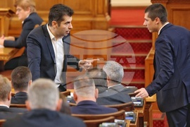 Парламент - извънредно заседание