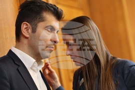 Парламент - извънредно заседание