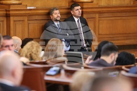 Парламент - извънредно заседание