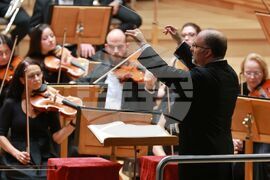 Софийска филхармония - нов сезон - концерт - Аугустин Хаделих - Готие Капюсон