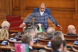 Парламент - извънредно заседание