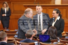 Парламент - извънредно заседание