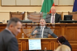 Парламент - извънредно заседание