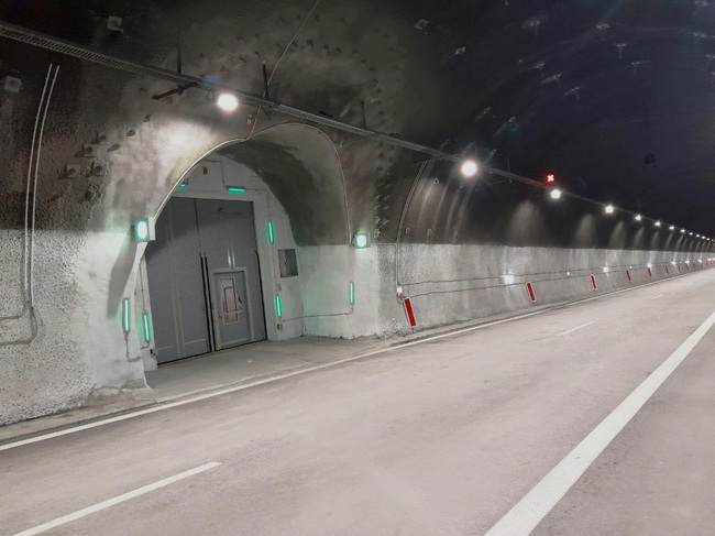 Движението през тунел ,,Витиня“ на автомагистрала ,,Хемус“ ще е двупосочно в тръбата за Варна до 18 юли, съобщиха от АПИ