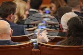 Парламент - извънредно заседание