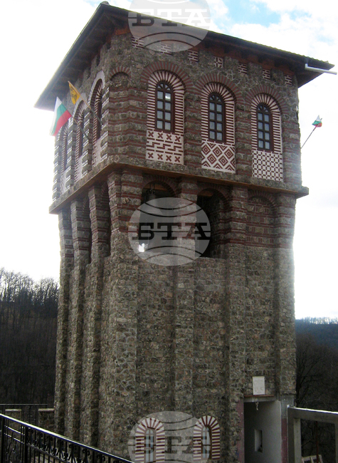 Село Гигинци - манастир - камбани