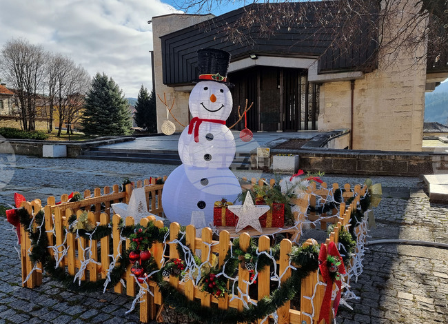 Светлините на коледната елха в Котел ще бъдат запалени на 10 декември