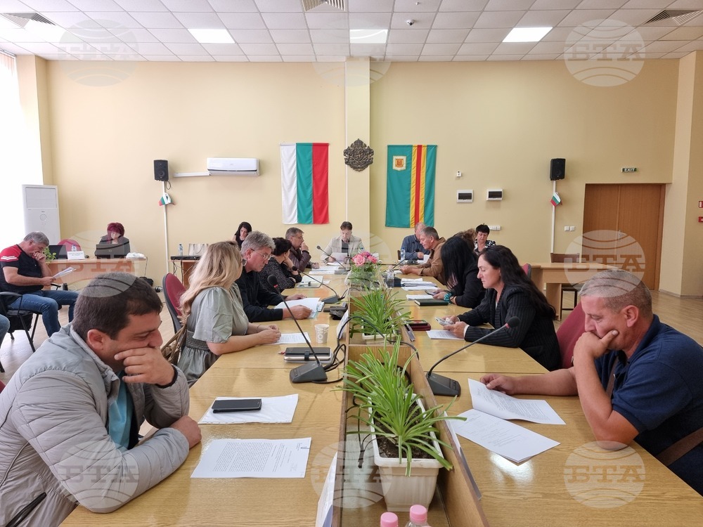 Поемане на краткосрочен общински дълг от 324 хил. лева одобриха единодушно общинските съветници