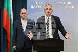 Народно събрание - Мартин Димитров - Радан Кънев - пресконференция